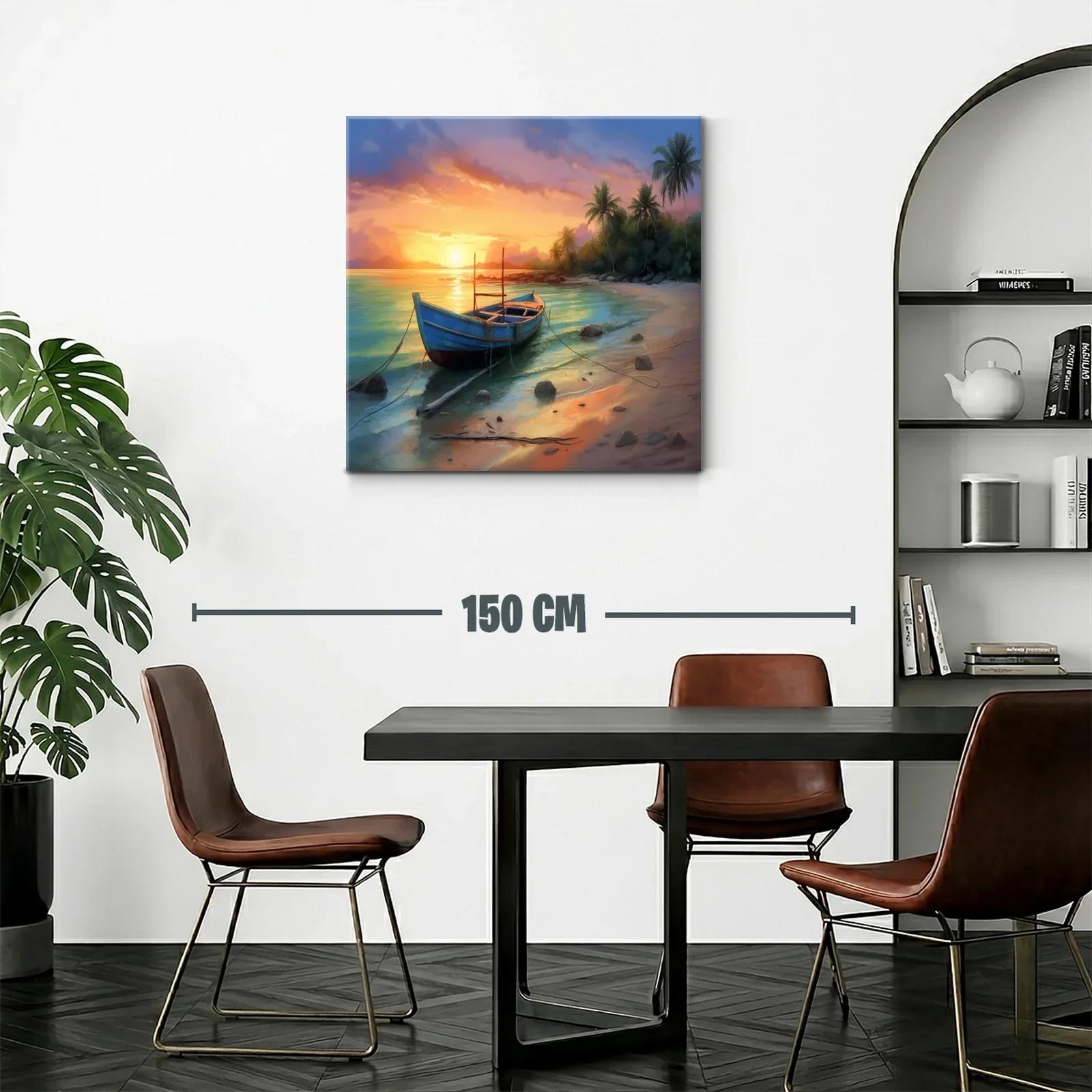 Atardecer tranquilo en playa con barca amarrada — miniatura 2