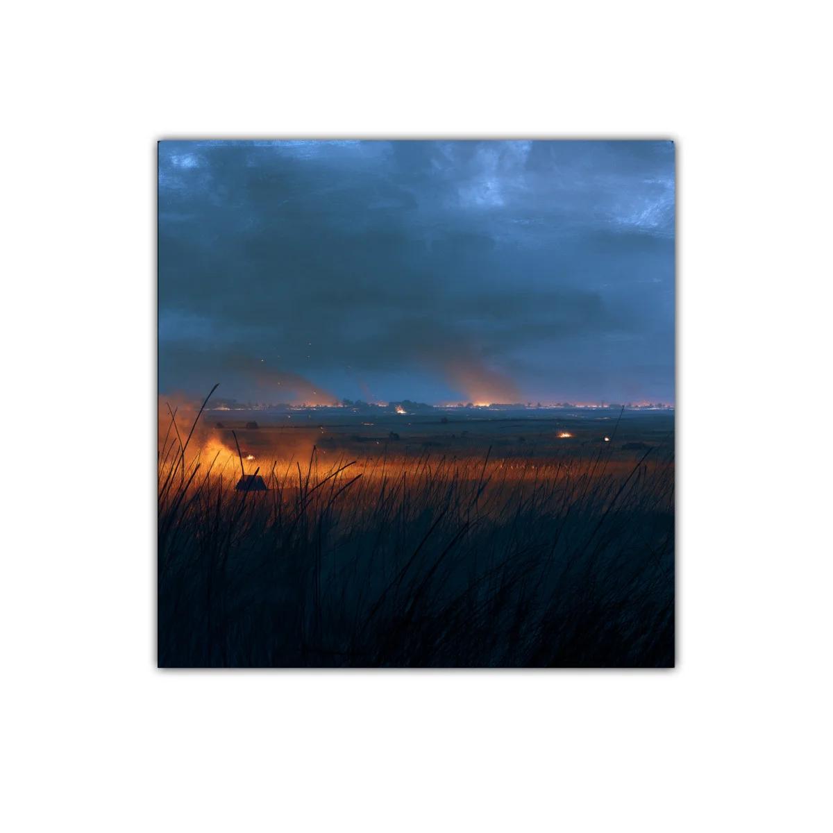 Atardecer en campos con llamas naranja y cielo azul oscuro