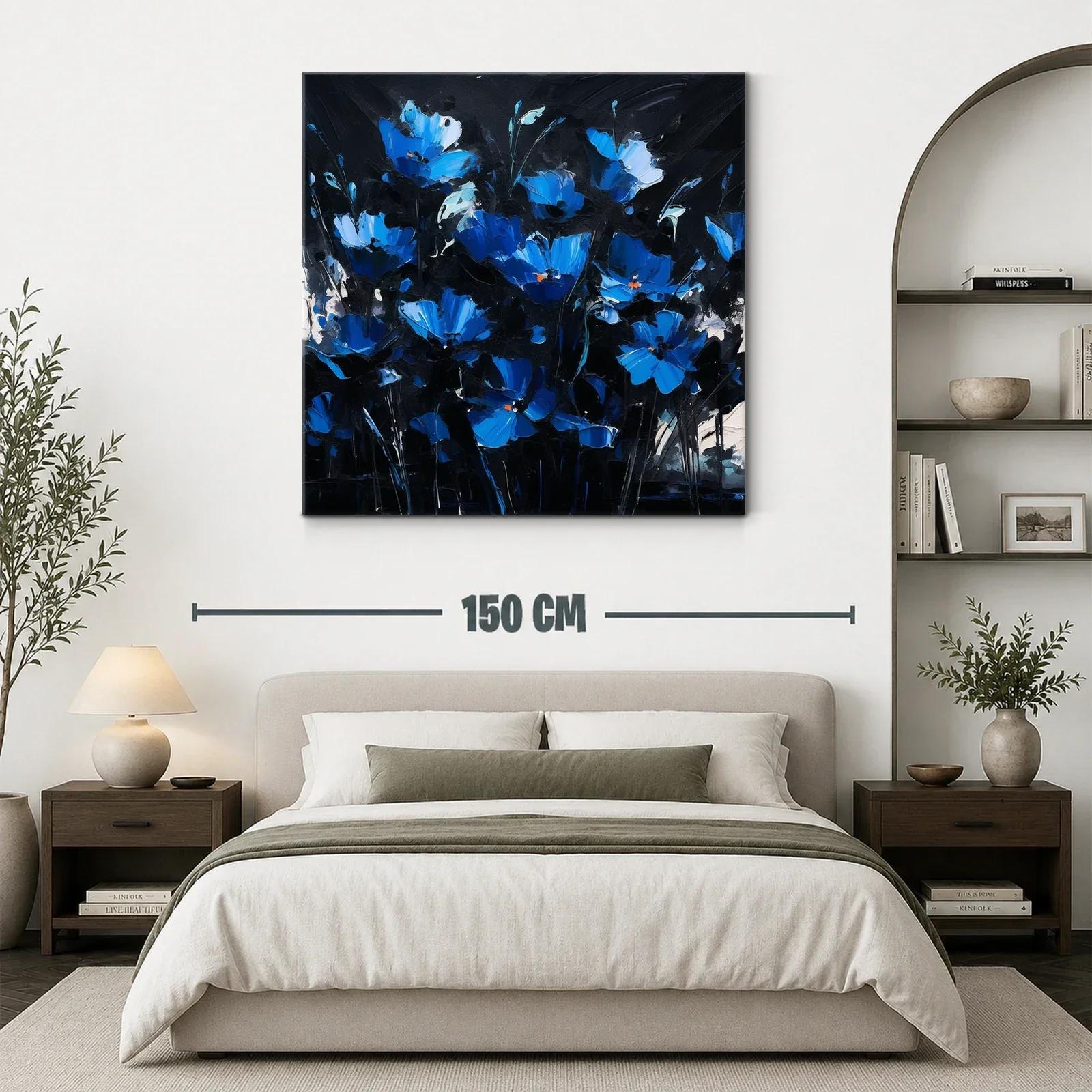 Flores azules vibrantes sobre fondo oscuro — miniatura 3