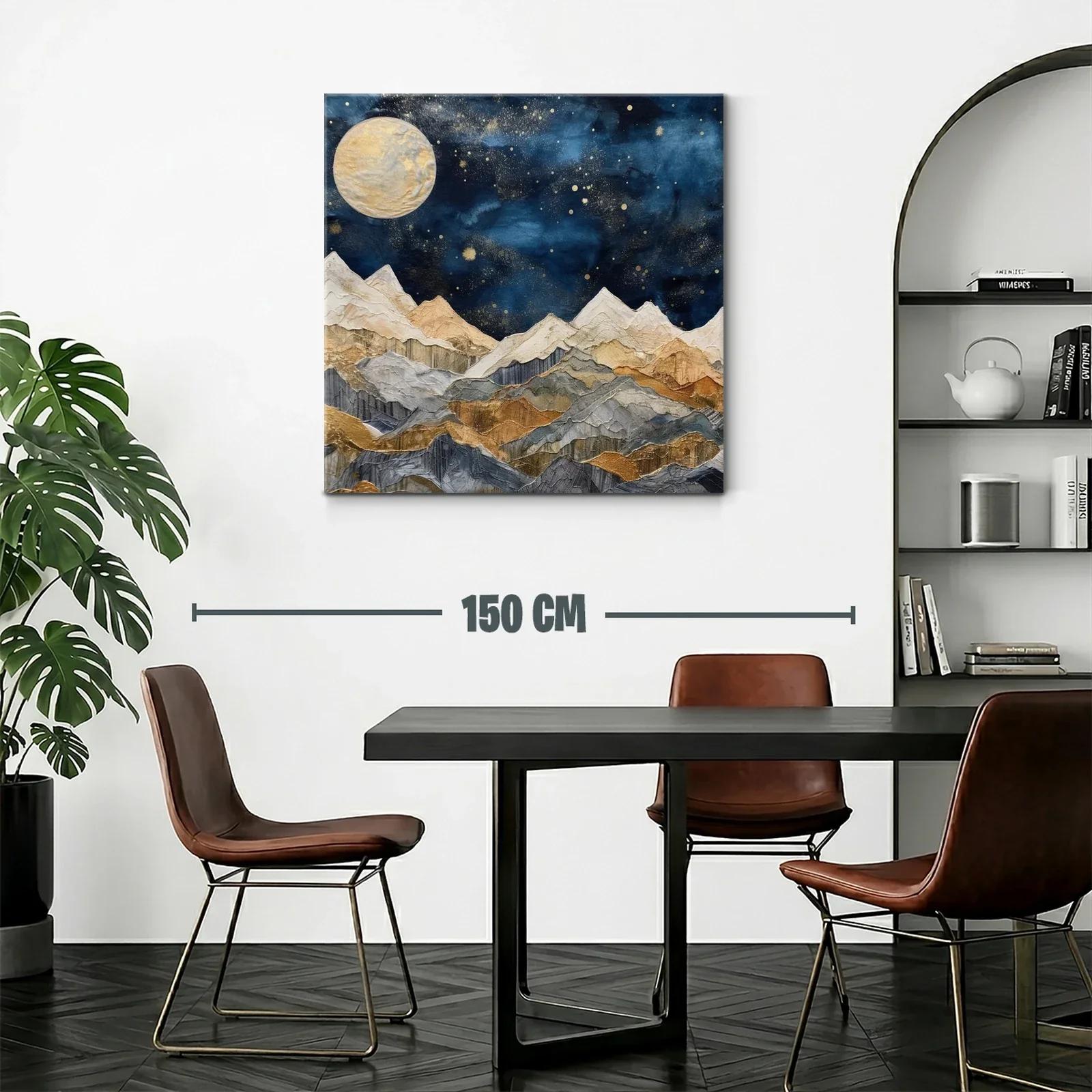 Montañas doradas bajo un cielo estrellado nocturno — miniatura 2
