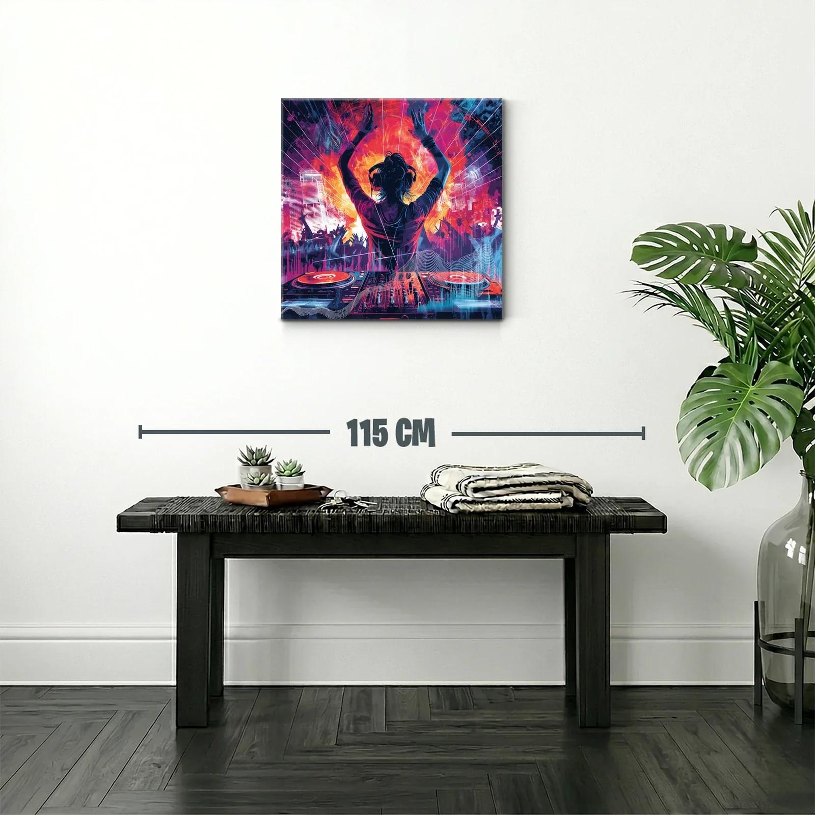 Energía Vibrante de DJ en Concierto Nocturno — miniatura 2