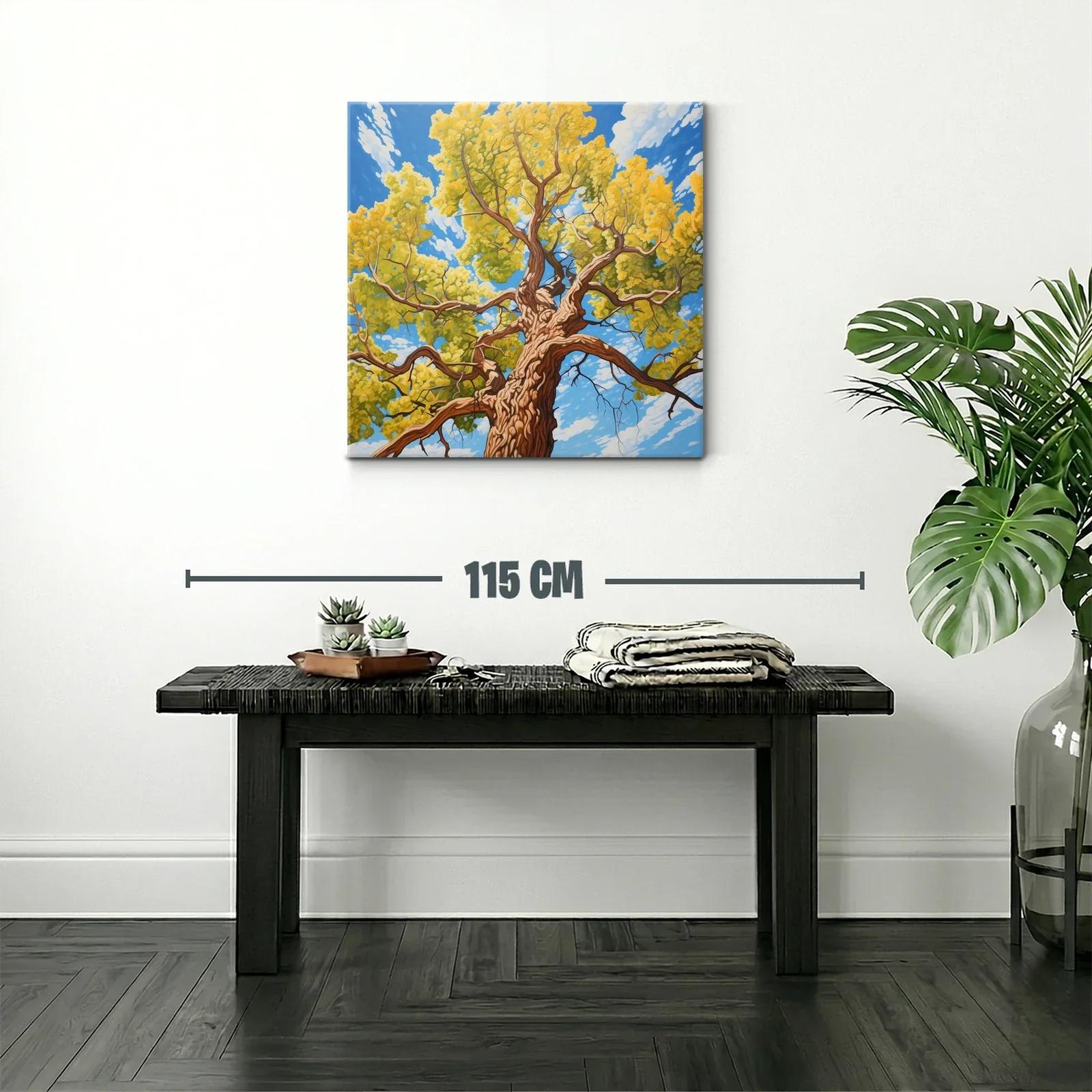 Árbol imponente con follaje dorado bajo cielo azul — miniatura 2