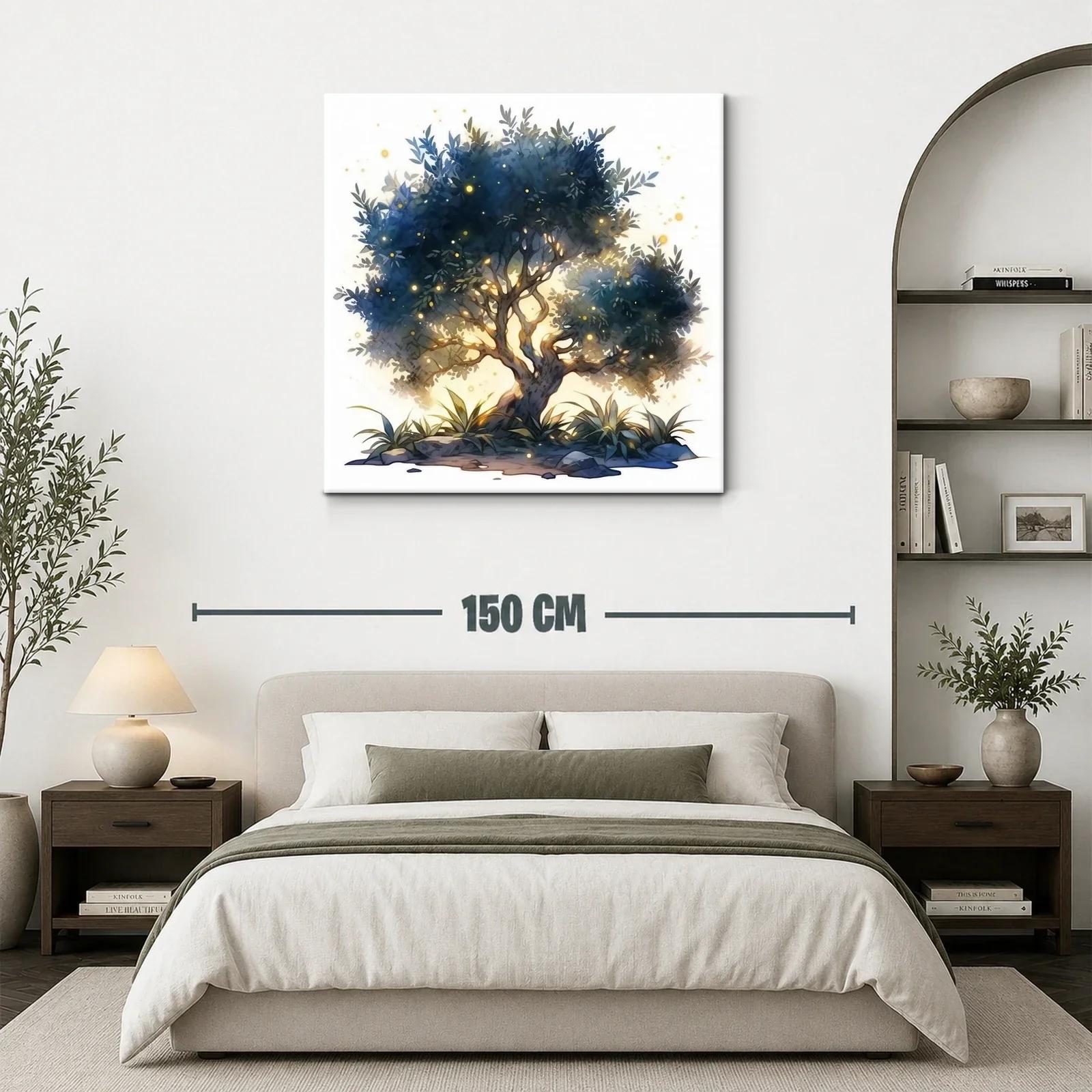 Árbol iluminado con luces doradas sobre paisaje natural — miniatura 3
