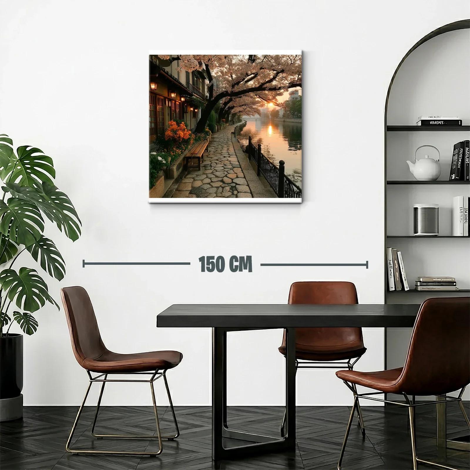 Camino junto al río al atardecer con cerezos en flor — miniatura 2