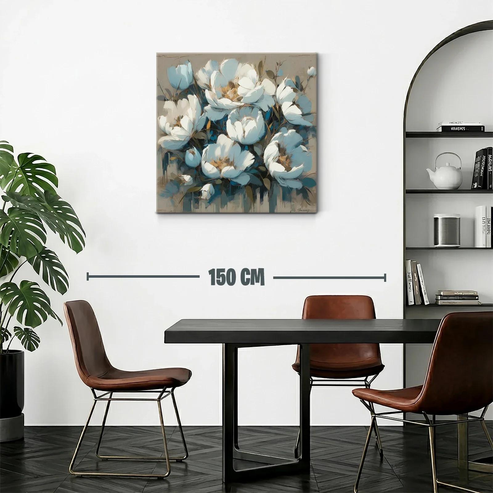 Ramillete de flores blancas y azules con pinceladas suaves — miniatura 2