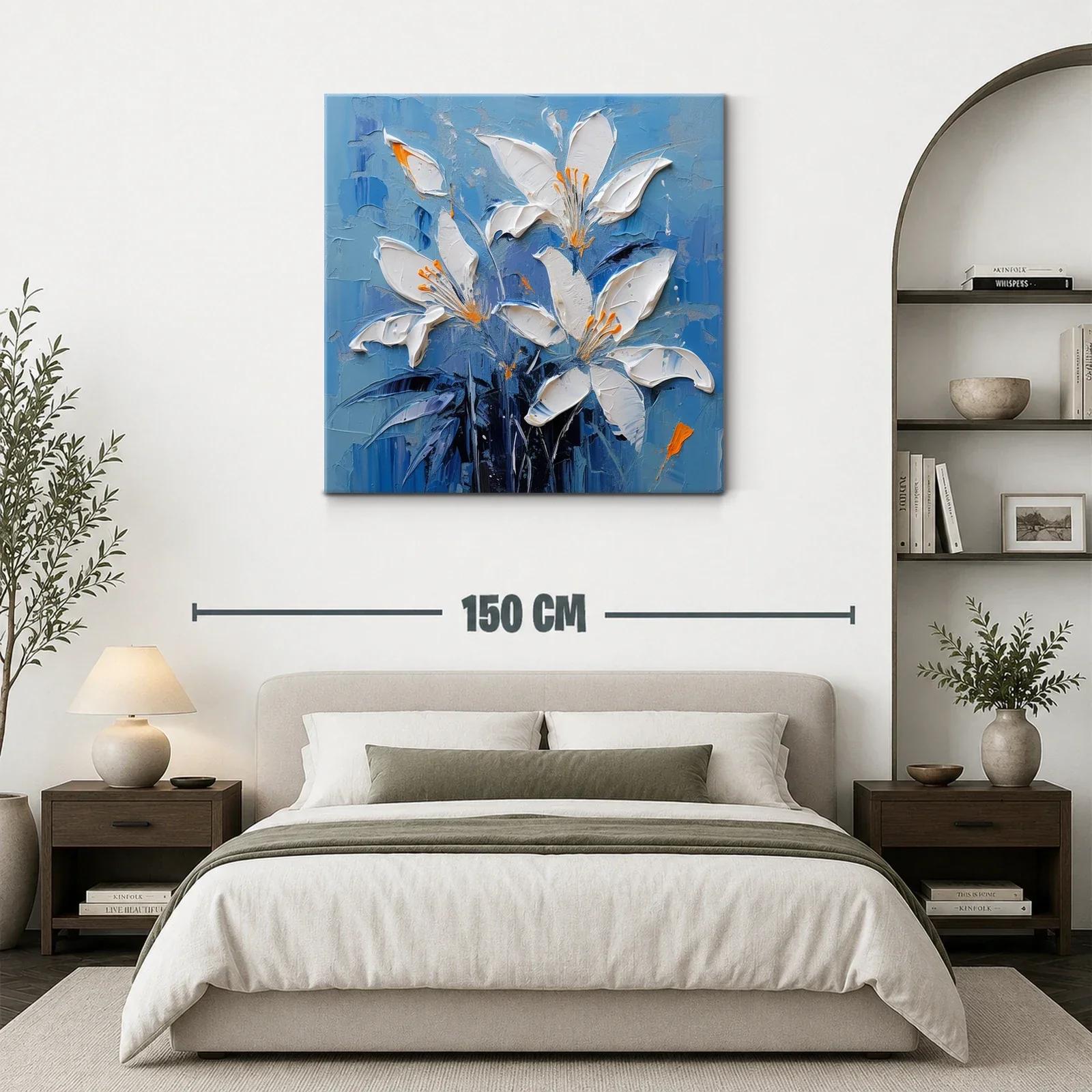 Cuadro floral en tonos azules y blancos con detalles naranjas — miniatura 3