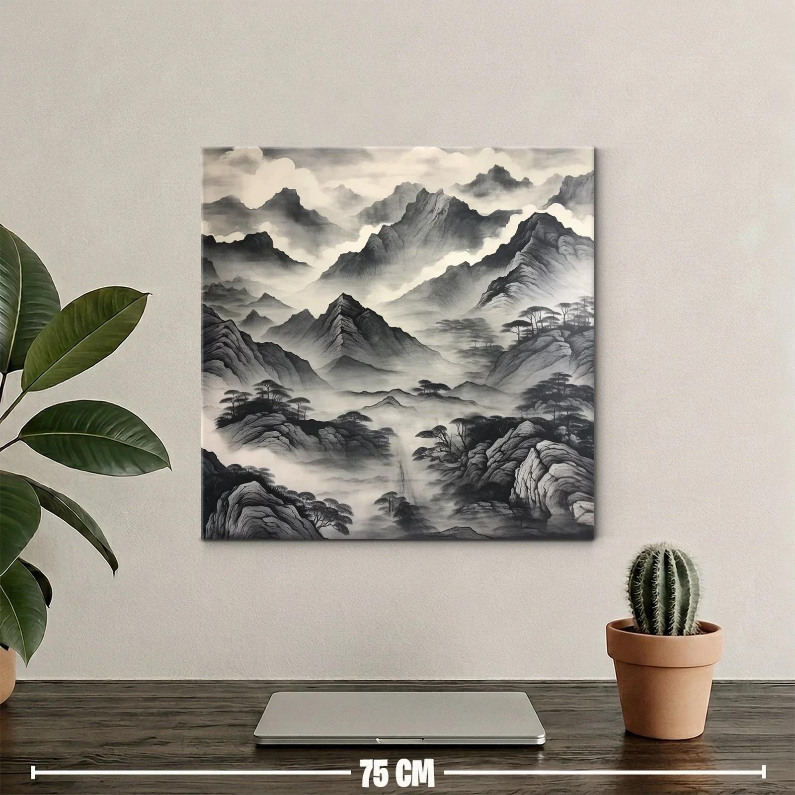 Paisaje de montañas entre niebla en tonos grises y negros — miniatura 2