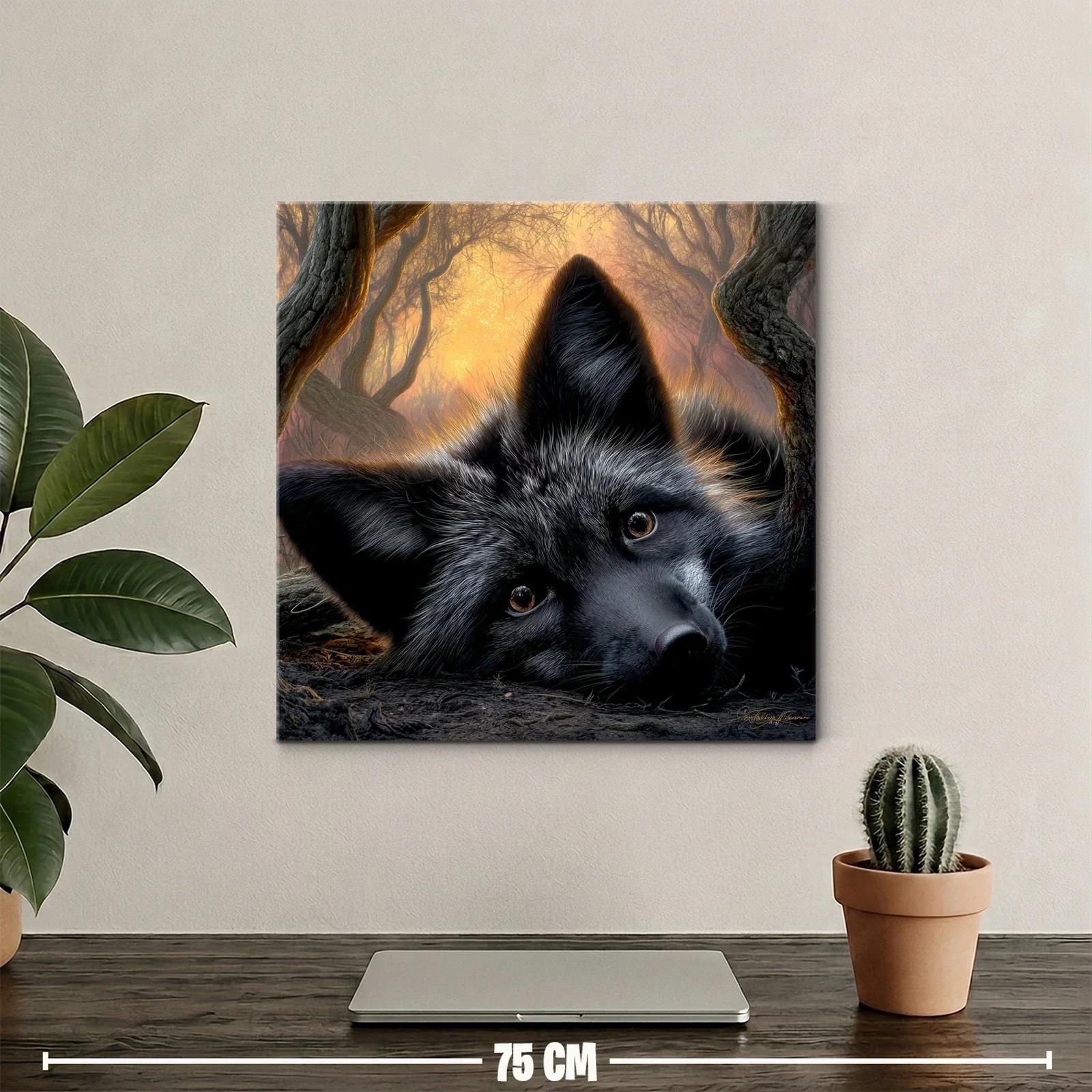 Retrato fascinante de zorro negro en bosque al atardecer — miniatura 2
