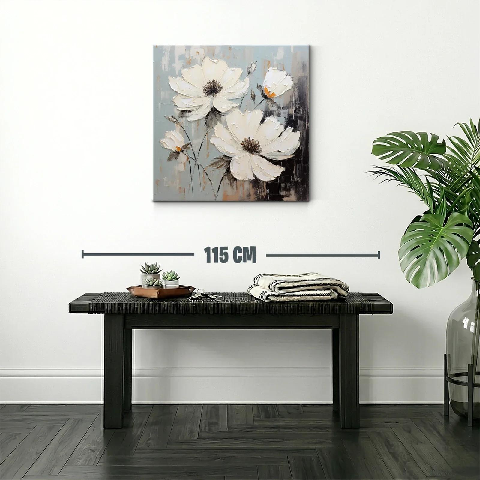 Flores blancas sobre fondo gris con toques ocres suaves — miniatura 2