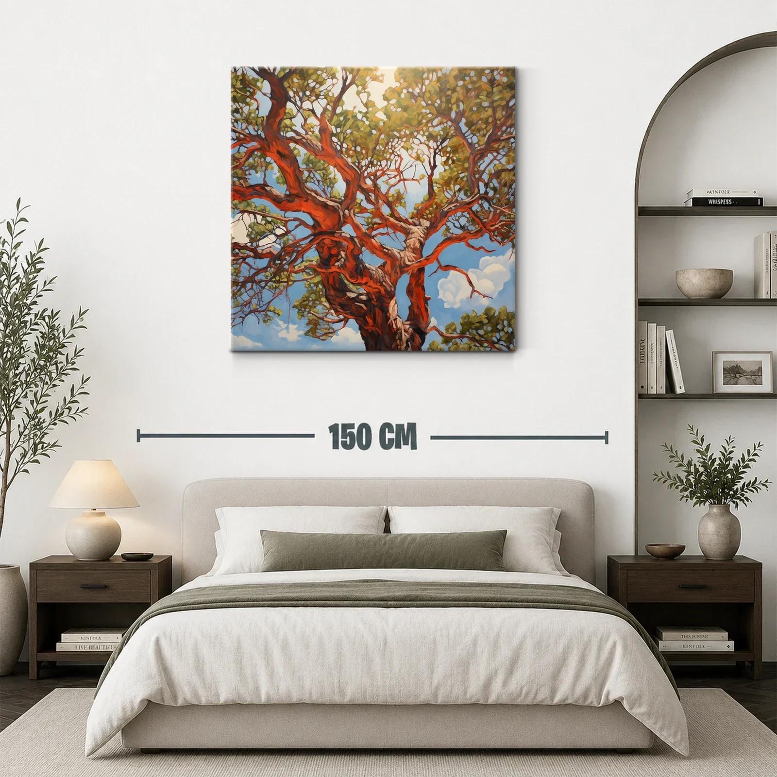 Majestuoso árbol con ramas entrelazadas bajo cielo azul — miniatura 3