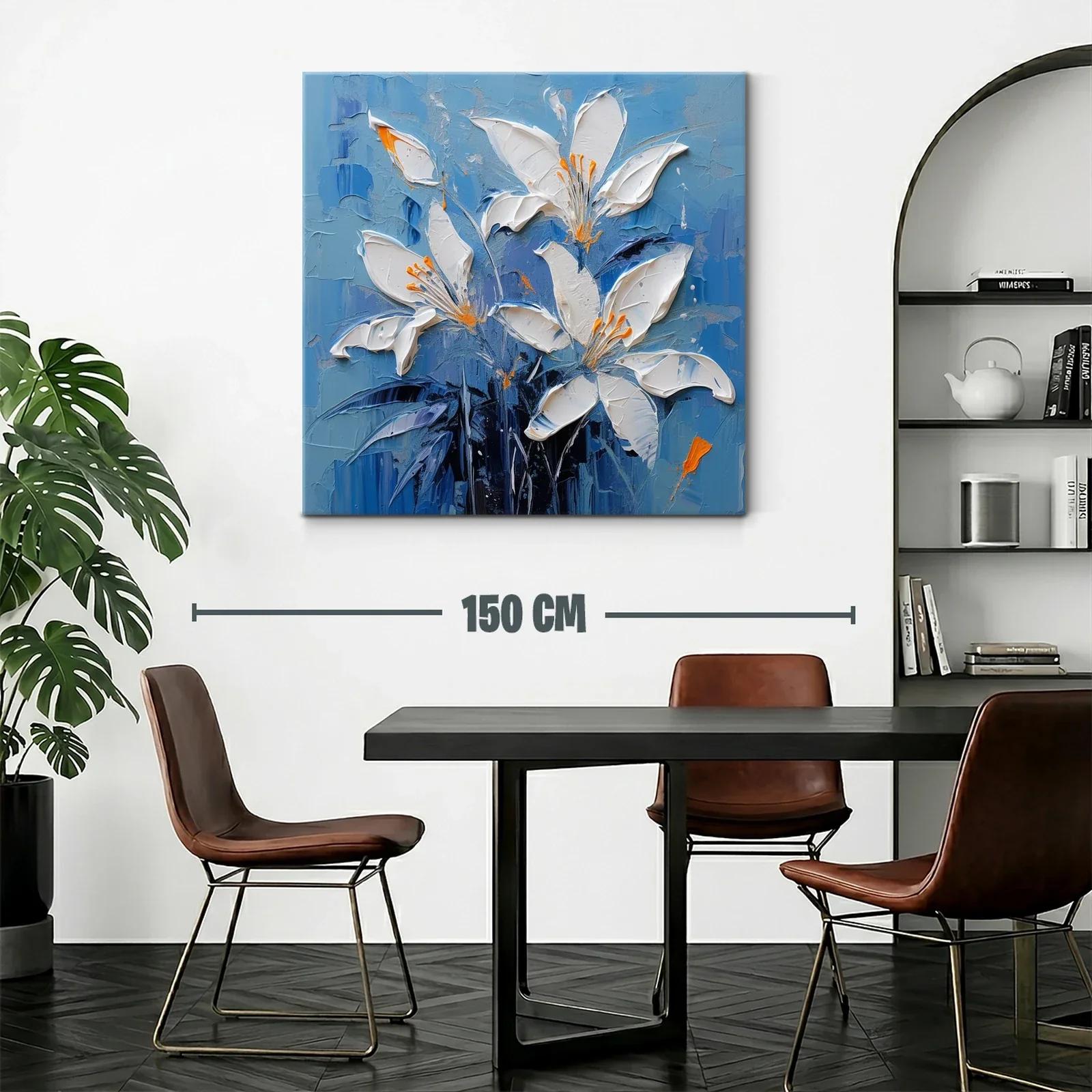 Cuadro floral en tonos azules y blancos con detalles naranjas — miniatura 2