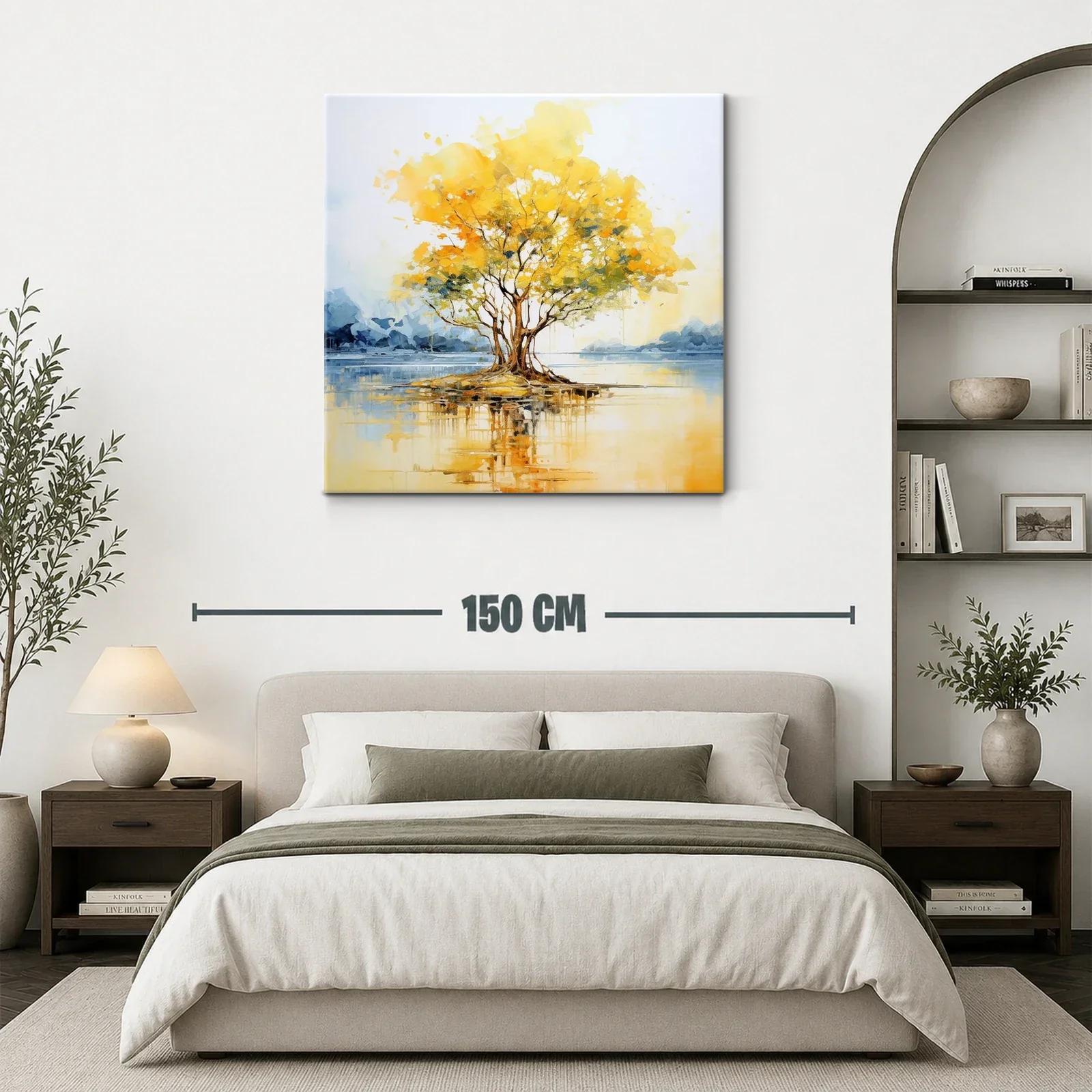 Árbol dorado brillante sobre reflejo de agua serena — miniatura 3