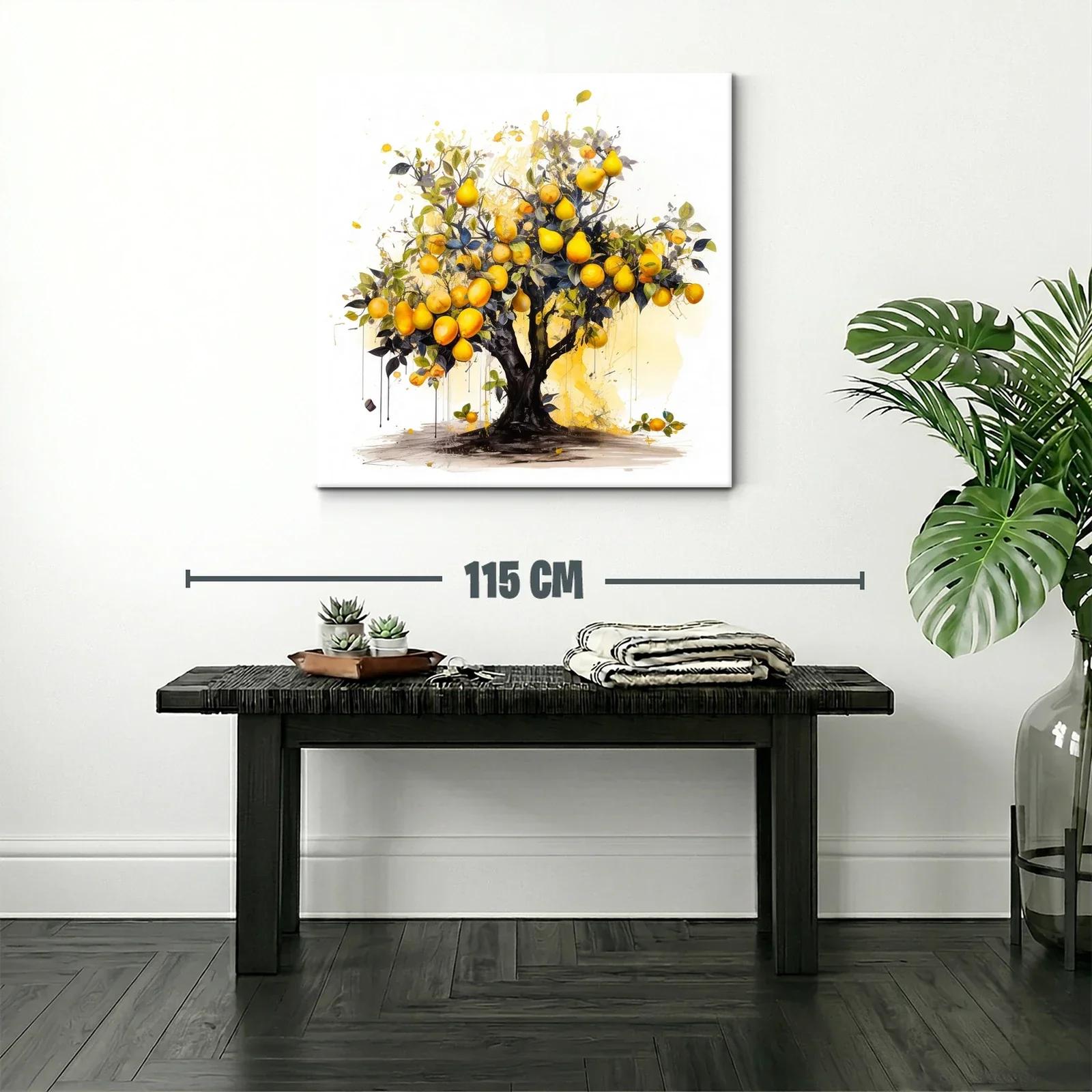Árbol frutal vibrante con frutos dorados y hojas verdes — miniatura 2