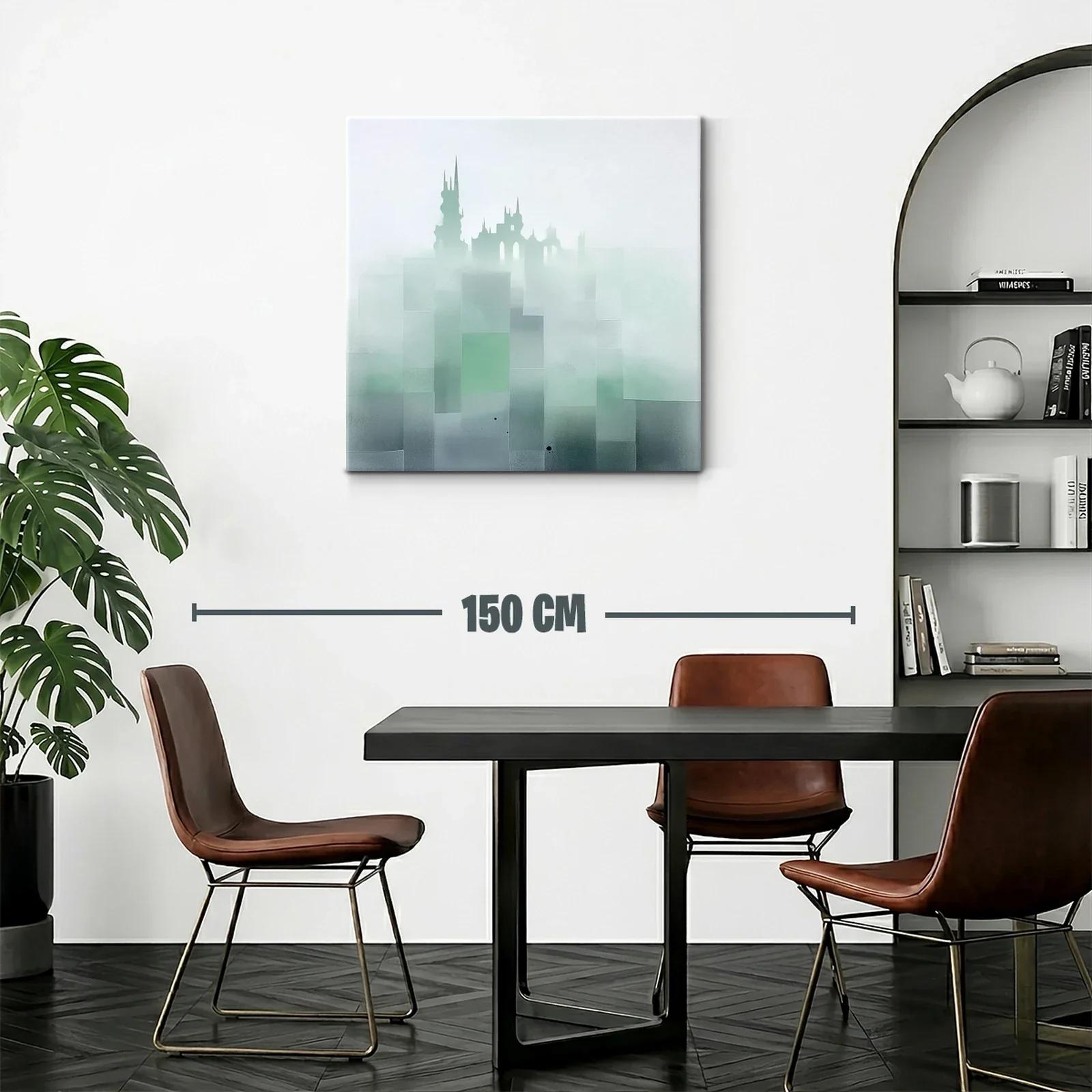 Paisaje urbano con silueta de castillo entre niebla suave — miniatura 2