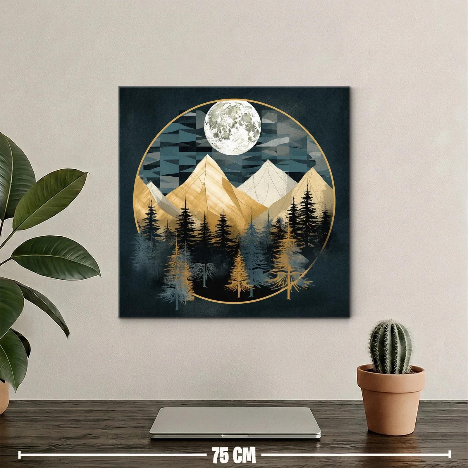Montañas iluminadas por la luna llena en bosque oscuro — miniatura 2