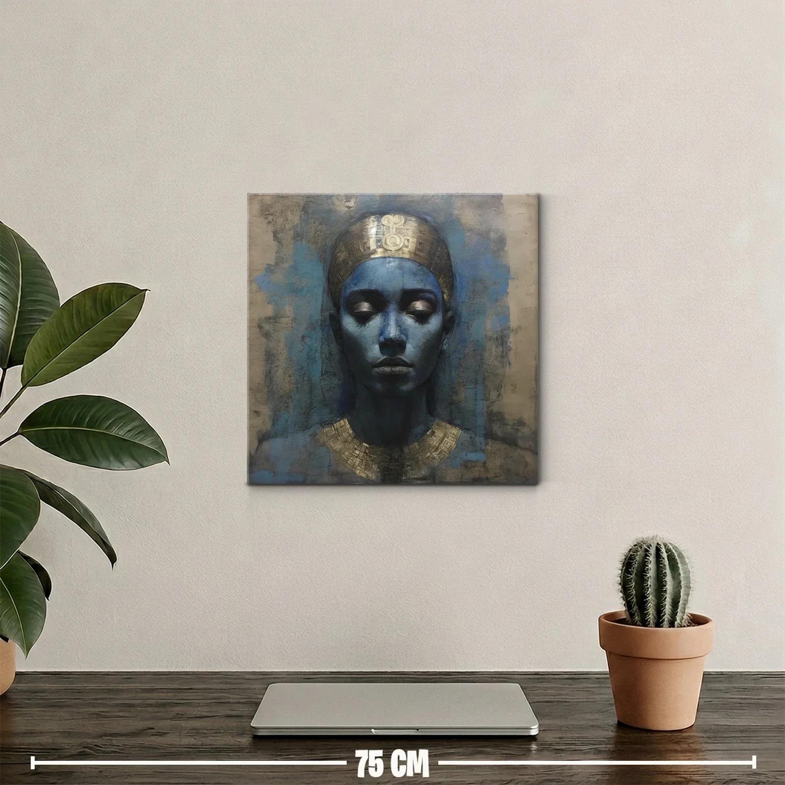 Retrato sereno con tonos azules y detalles dorados — miniatura 2
