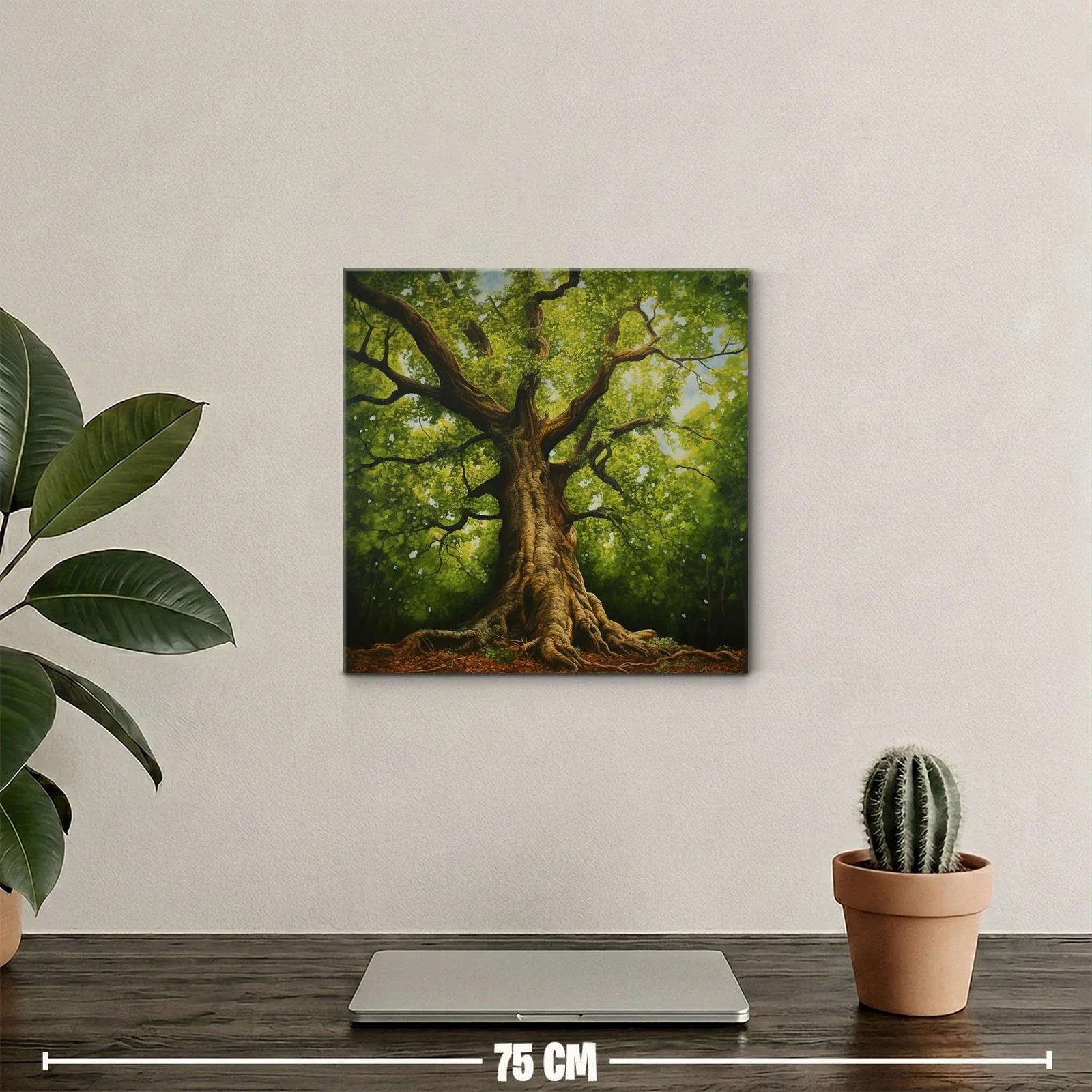 Imponente árbol centenario en exuberante bosque verde — miniatura 2