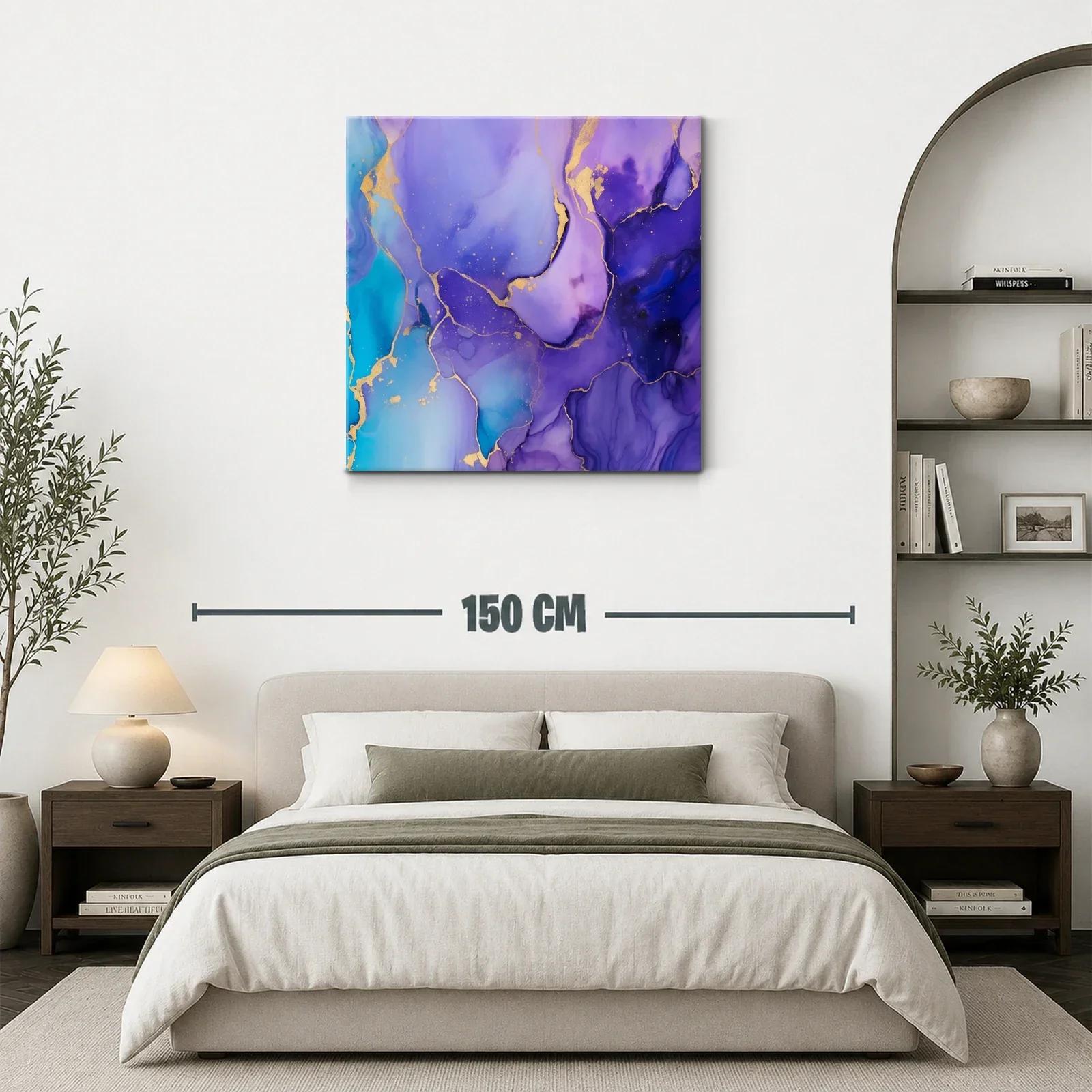 Cuadro abstracto con tonos violetas y detalles dorados vibrantes — miniatura 3