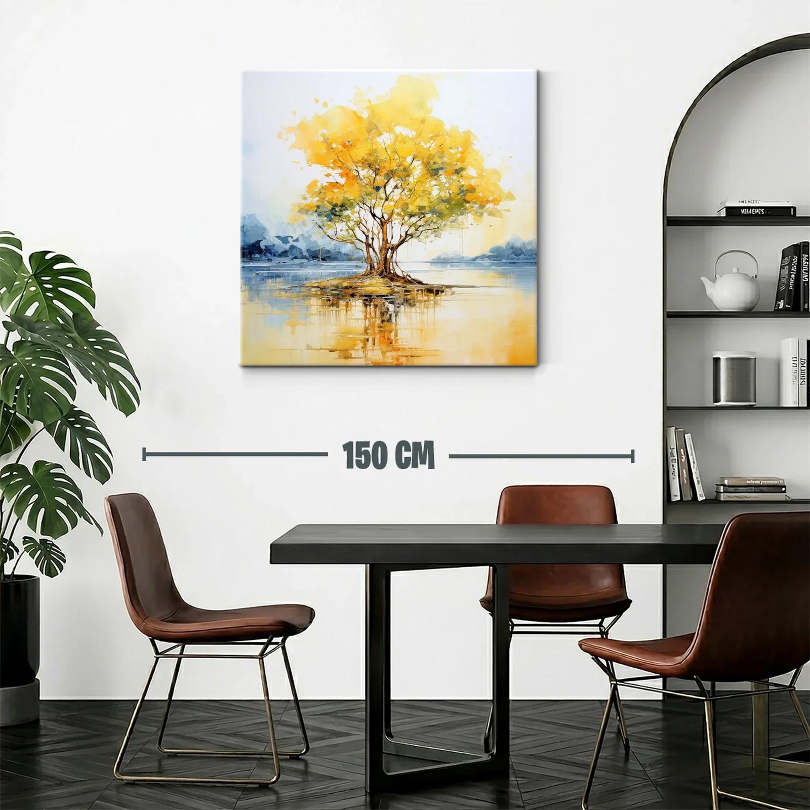 Árbol dorado brillante sobre reflejo de agua serena — miniatura 2