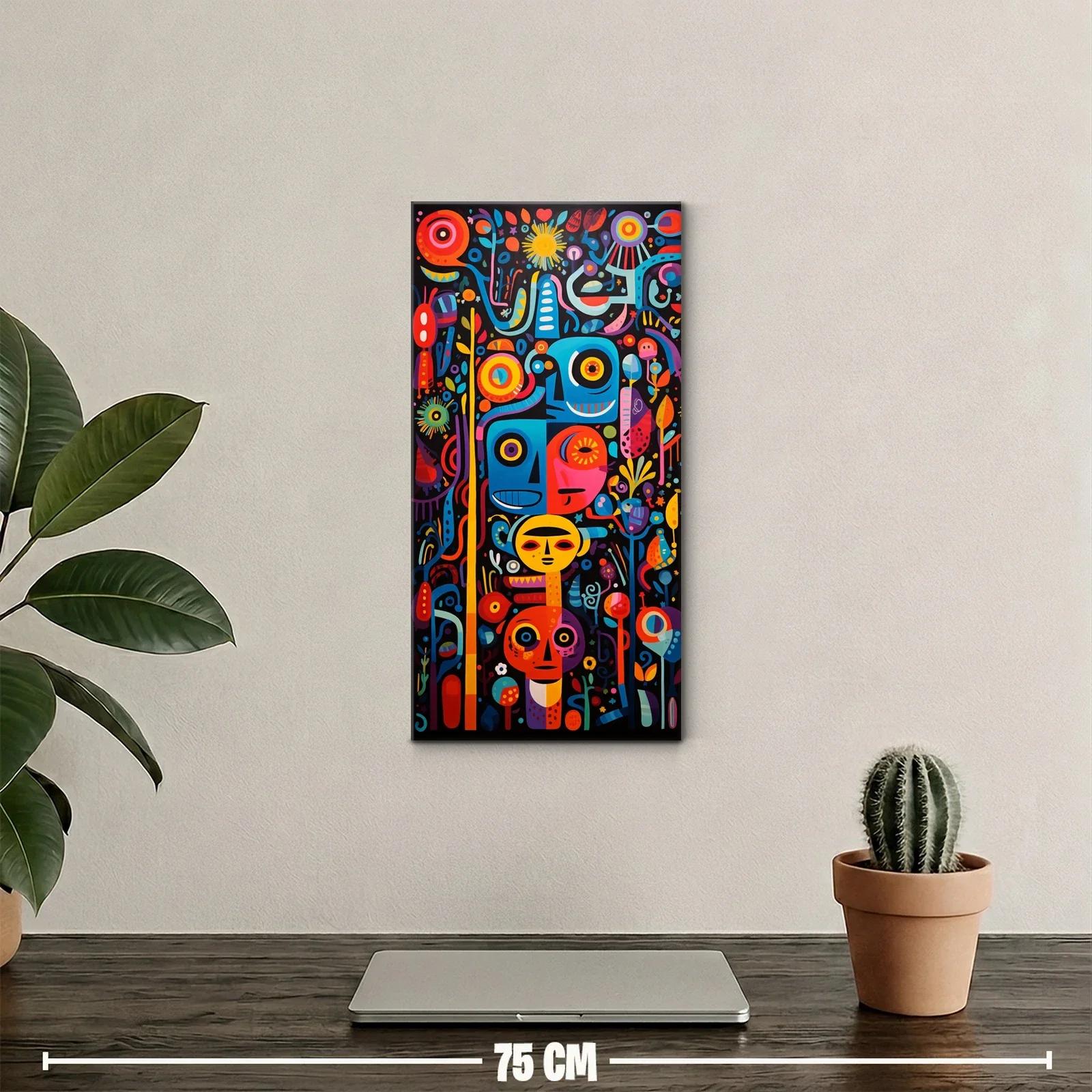 Cuadro tótem de rostros coloridos con flores y símbolos — miniatura 2