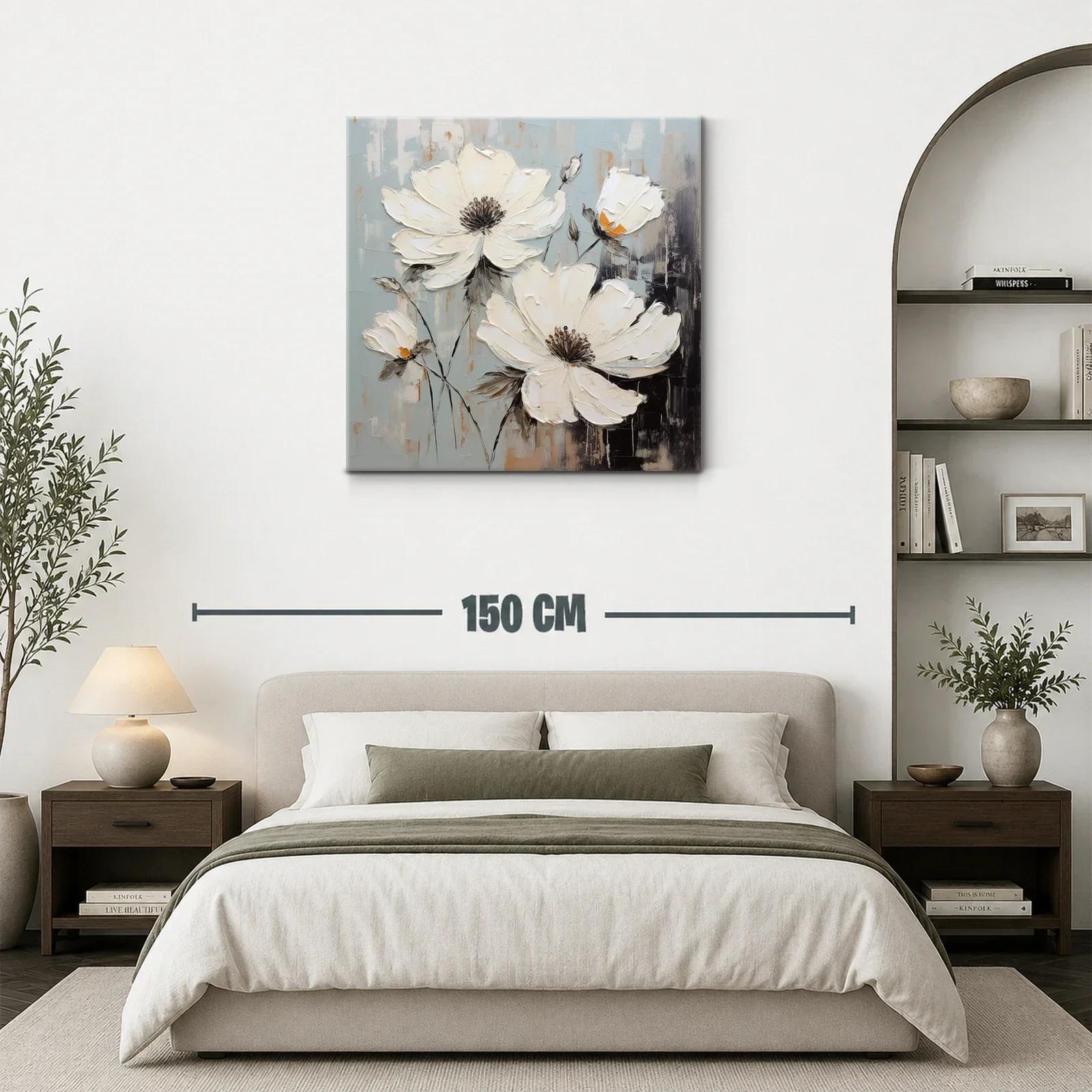 Flores blancas sobre fondo gris con toques ocres suaves — miniatura 3