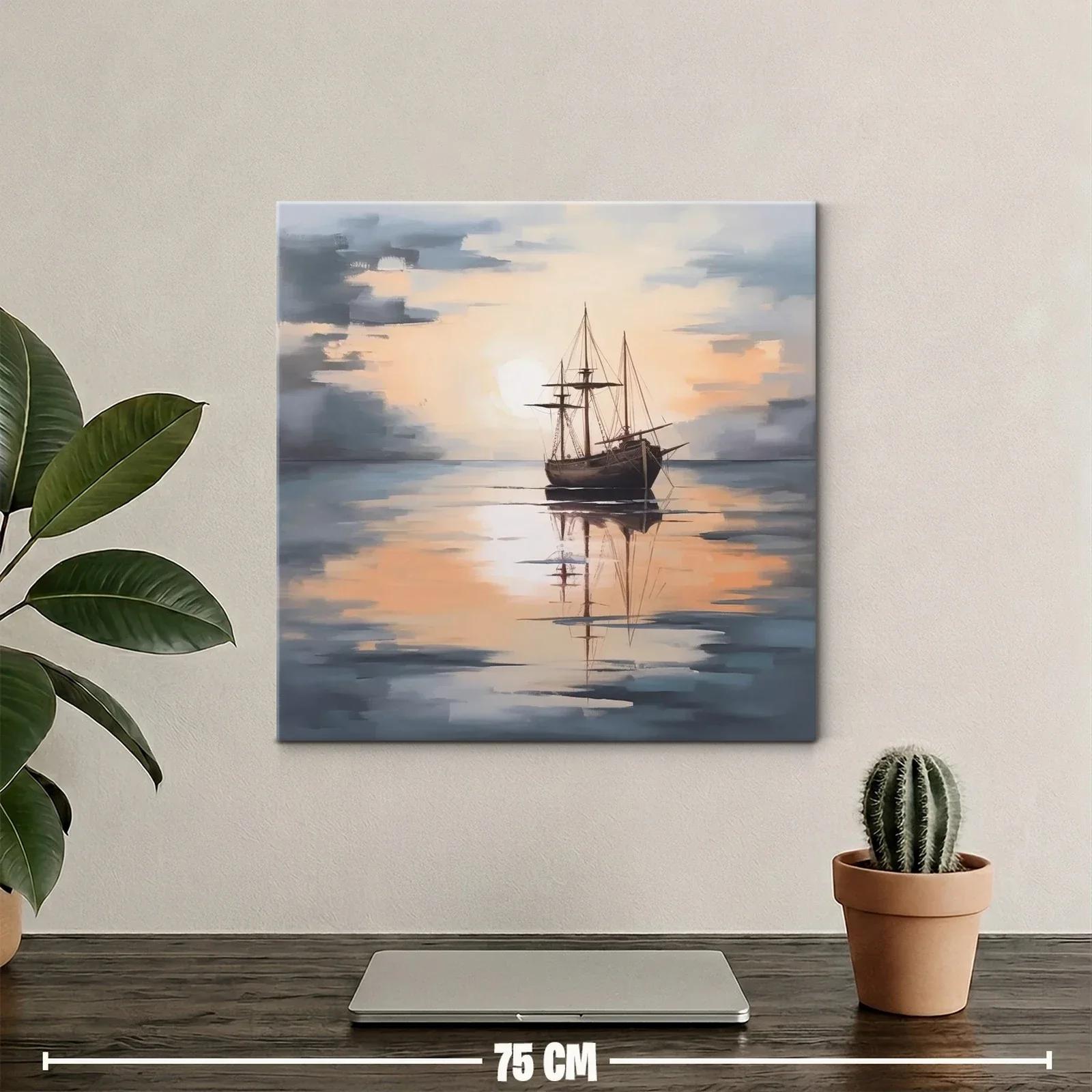 Barco antiguo en calma al atardecer reflejado en el agua — miniatura 2