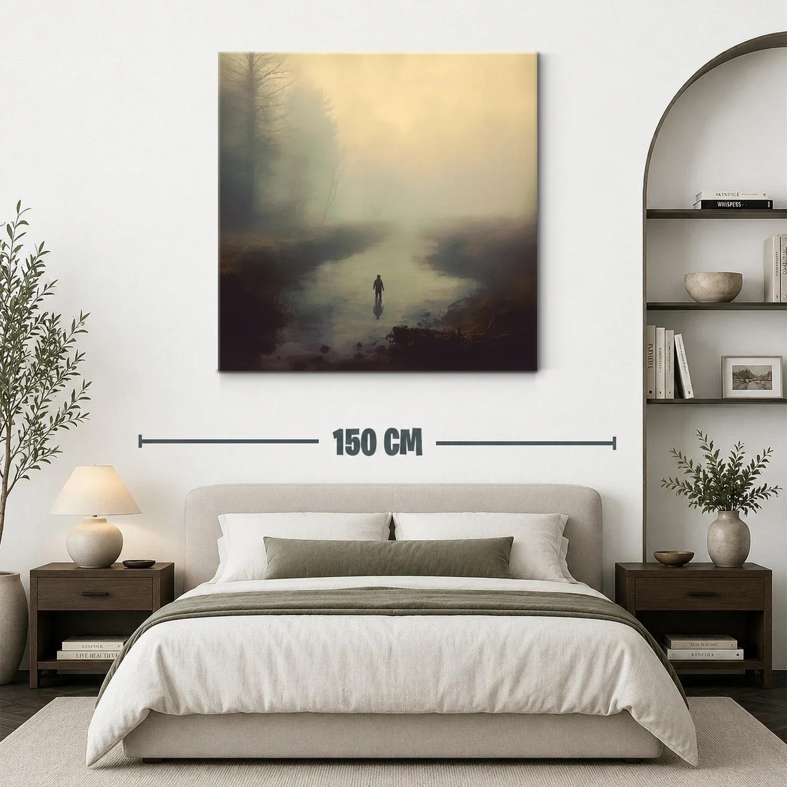 Paisaje nebuloso con figura solitaria en río tranquilo — miniatura 3