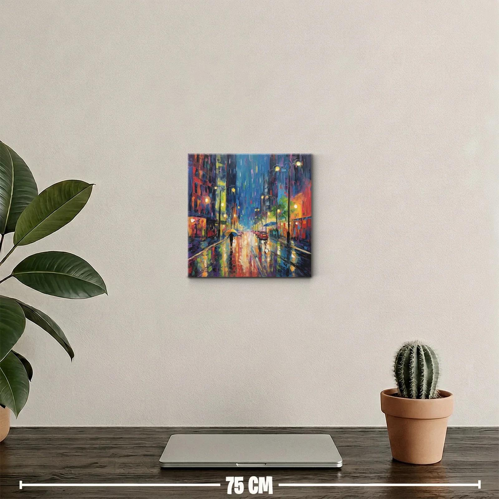 Atardecer lluvioso en ciudad iluminada con paraguas — miniatura 2