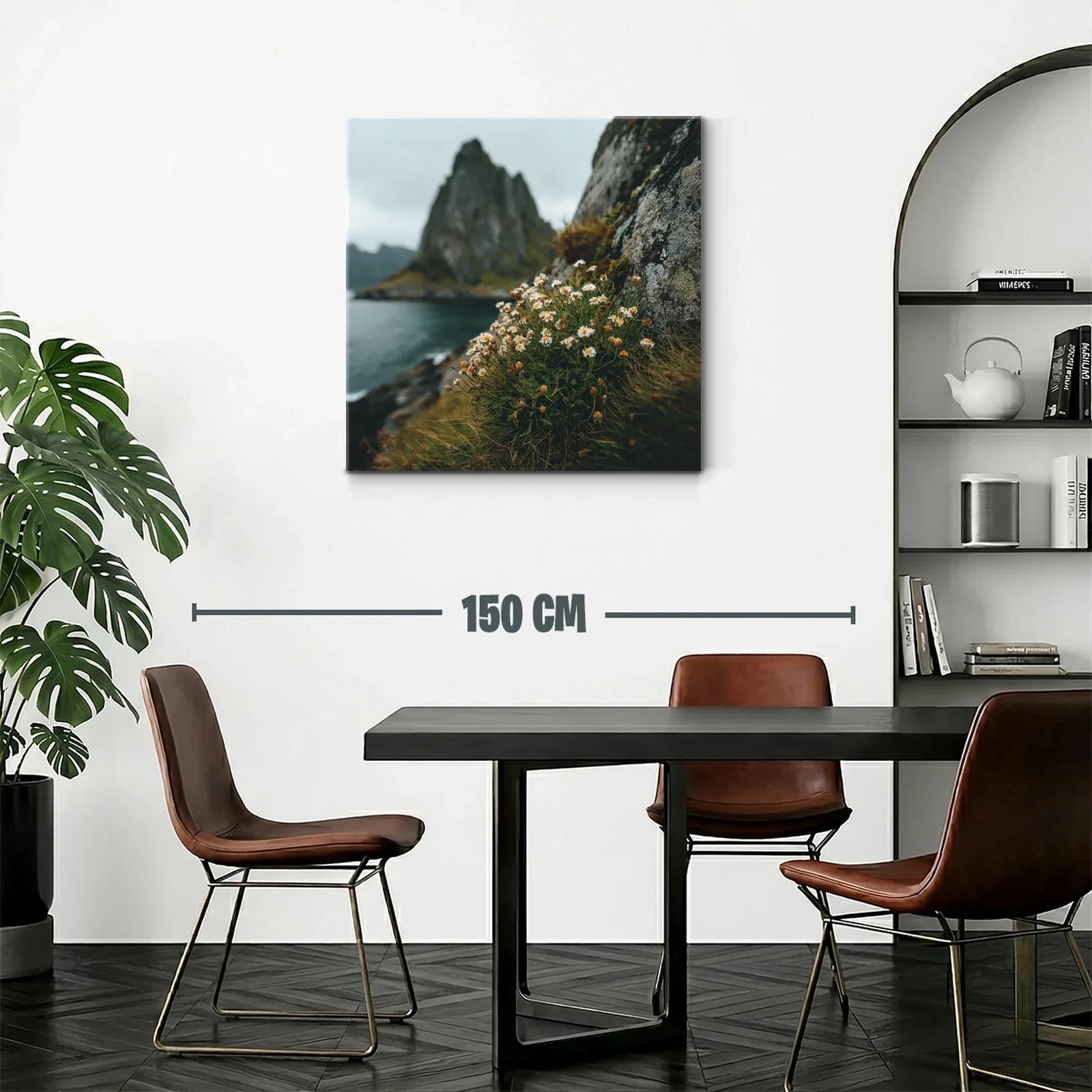 Flores silvestres junto al mar y acantilados brumosos — miniatura 2