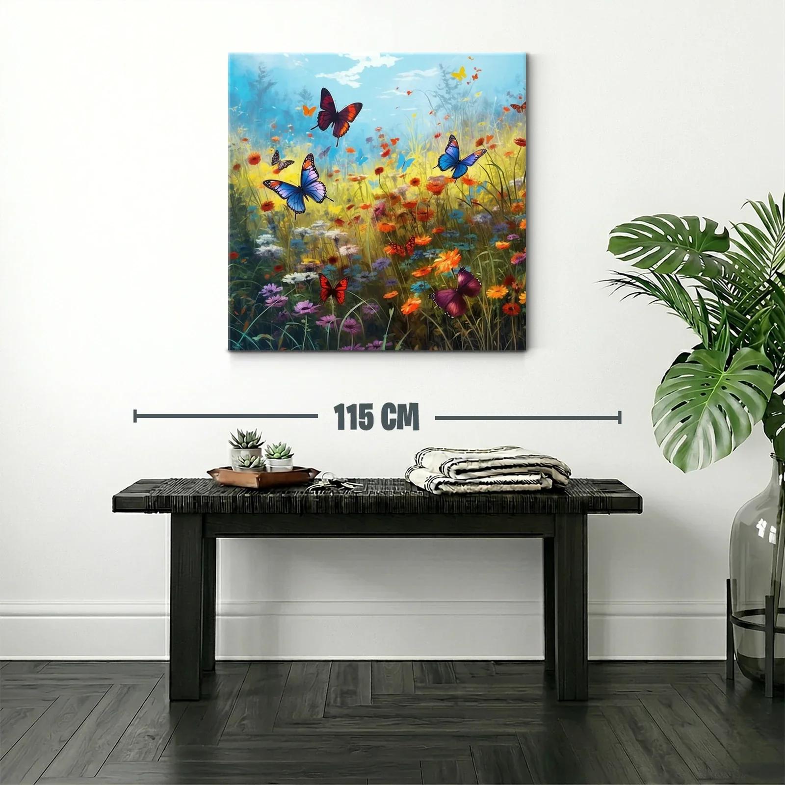 Mariposas sobre campo de flores silvestres en brillante día soleado — miniatura 2