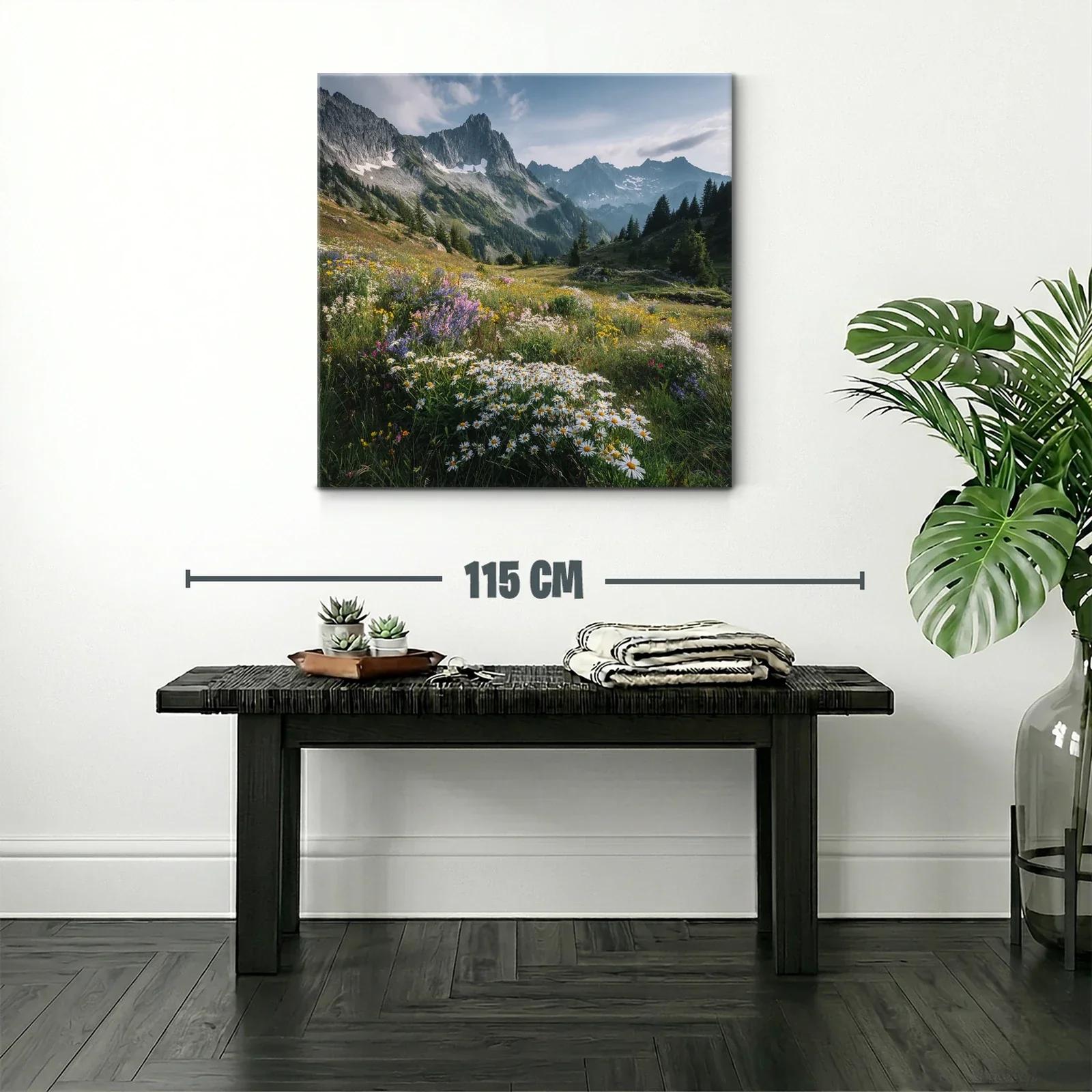Pradera de flores silvestres con montaña al fondo — miniatura 2