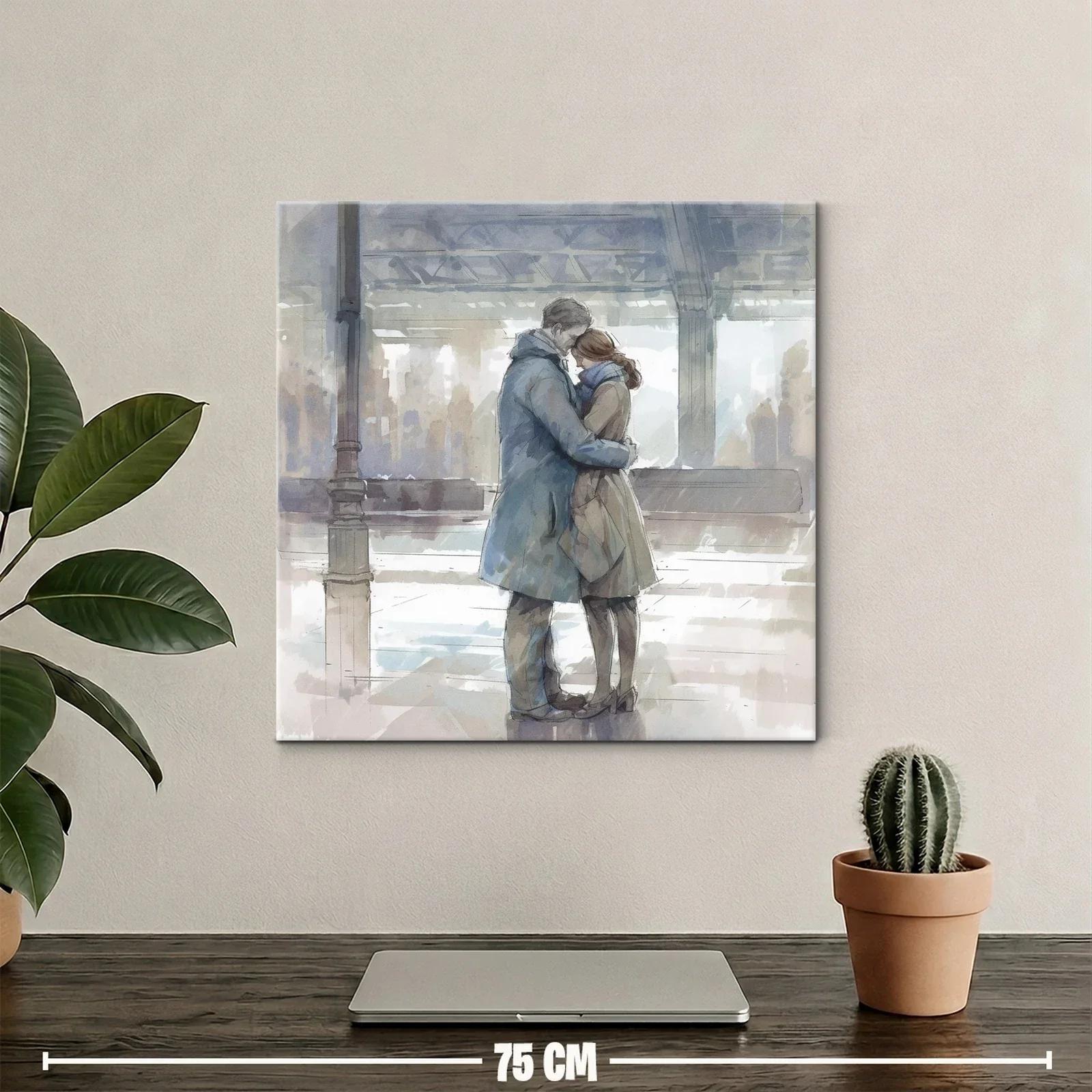 Abrazo íntimo en estación con tonos suaves — miniatura 2