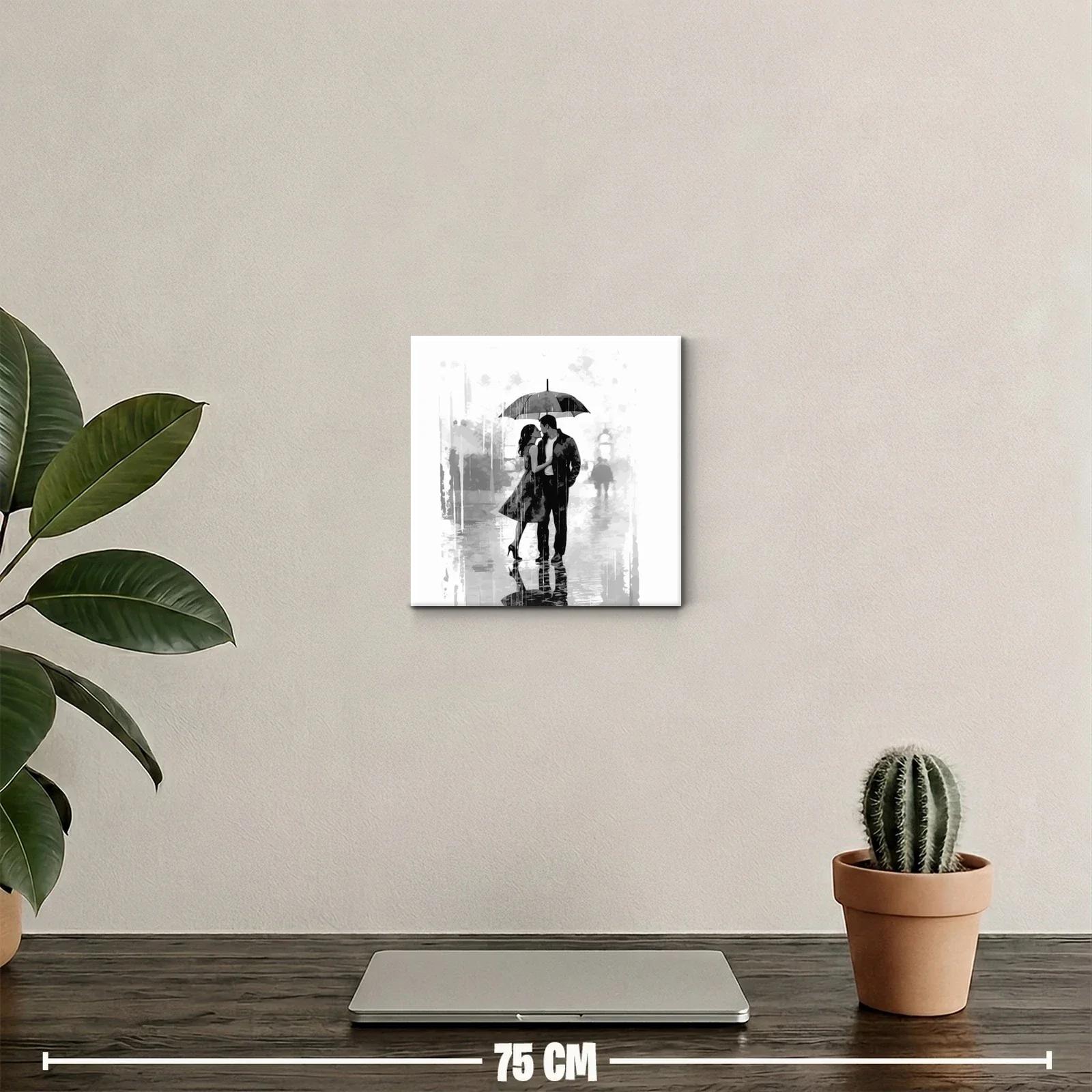 Pareja Bajo Lluvia Compartiendo un Momento Íntimo — miniatura 2