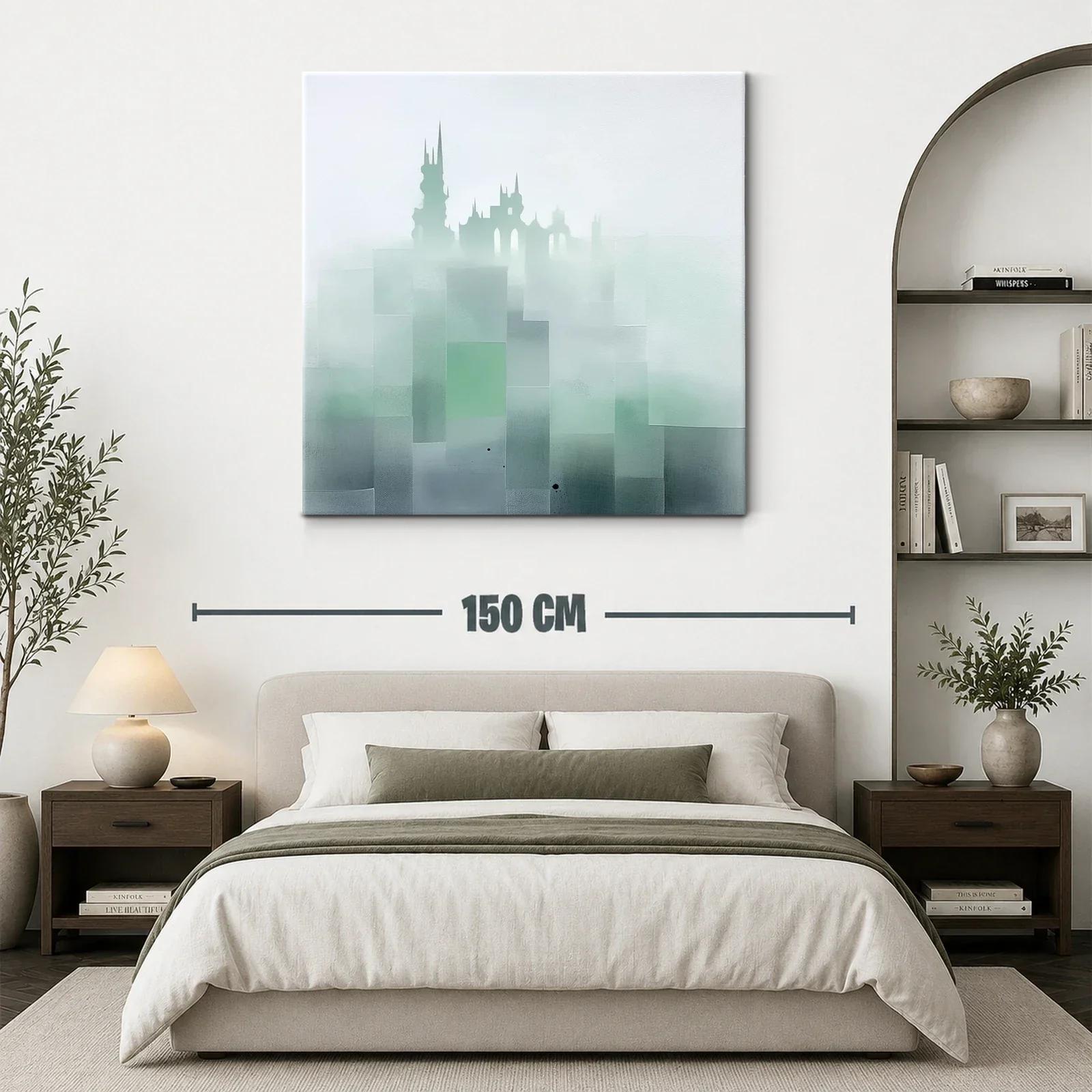 Paisaje urbano con silueta de castillo entre niebla suave — miniatura 3