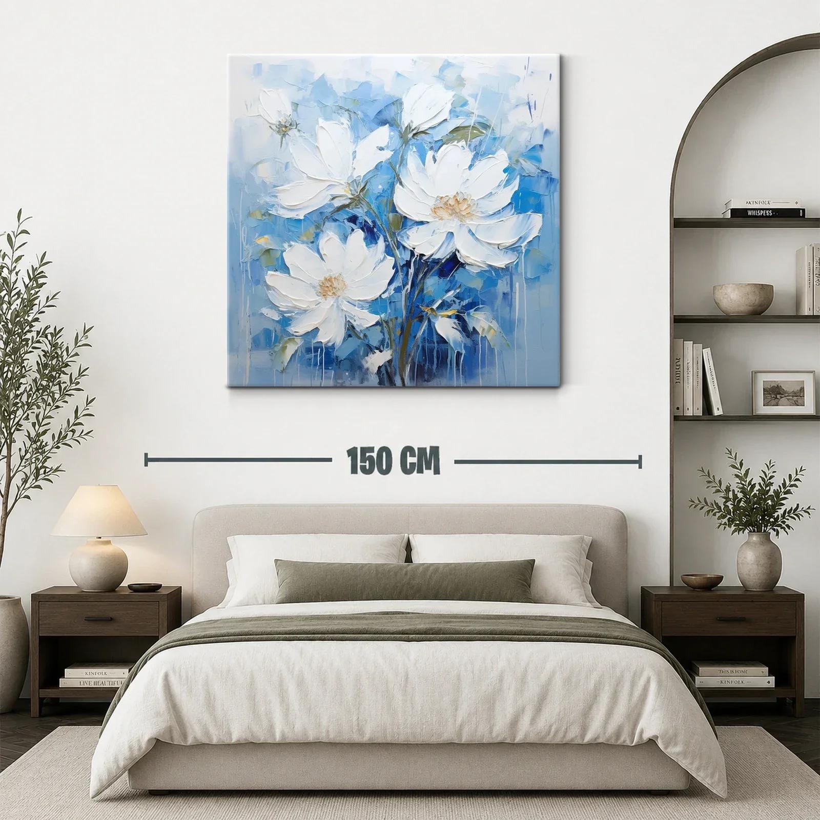 Cuadro con delicadas flores blancas sobre fondo azul — miniatura 3