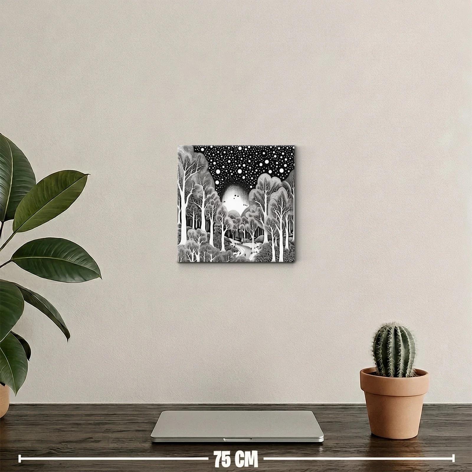 Bosque mágico bajo un cielo estrellado en blanco y negro — miniatura 2