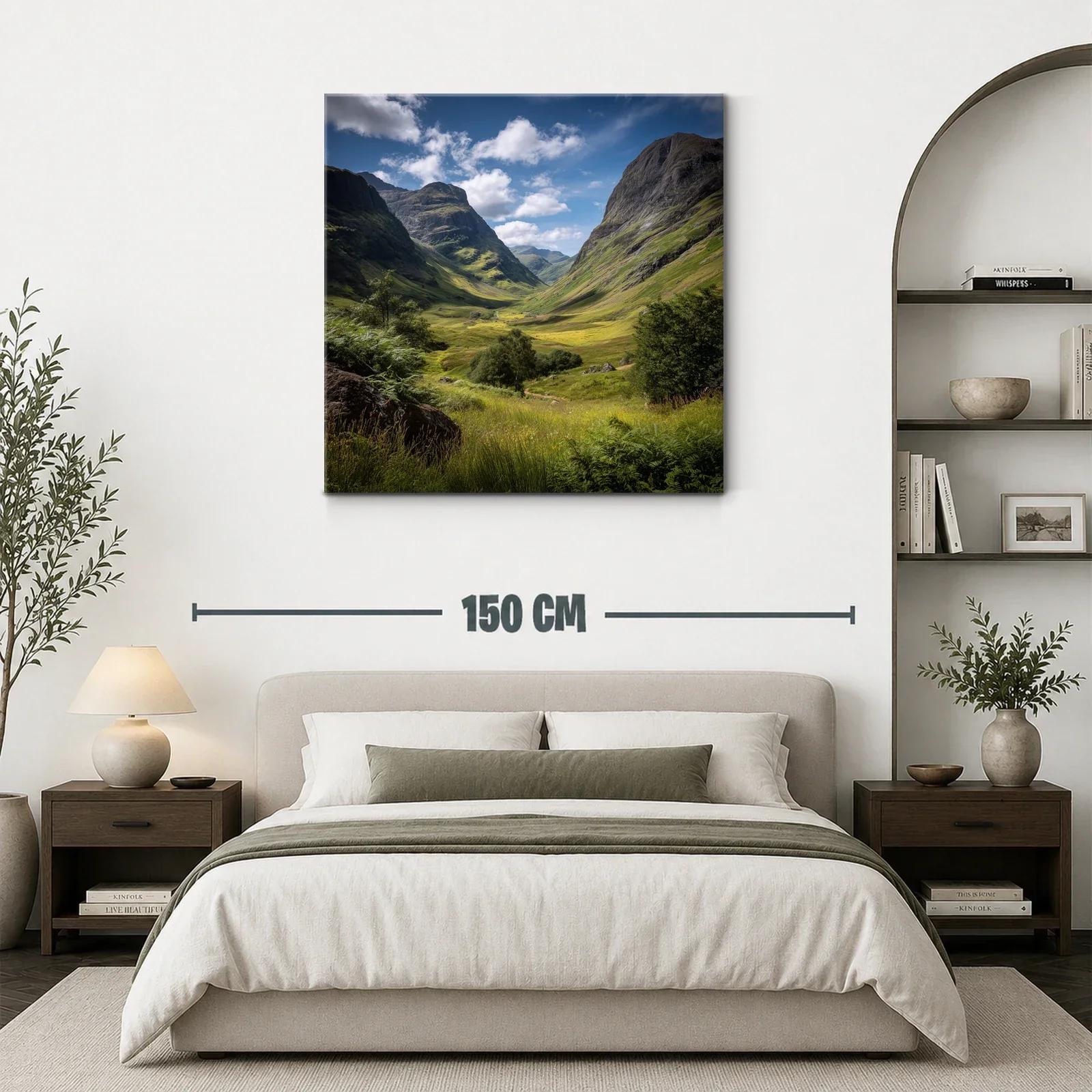 Impresionante paisaje de montaña con cielo azul y praderas verdes — miniatura 3